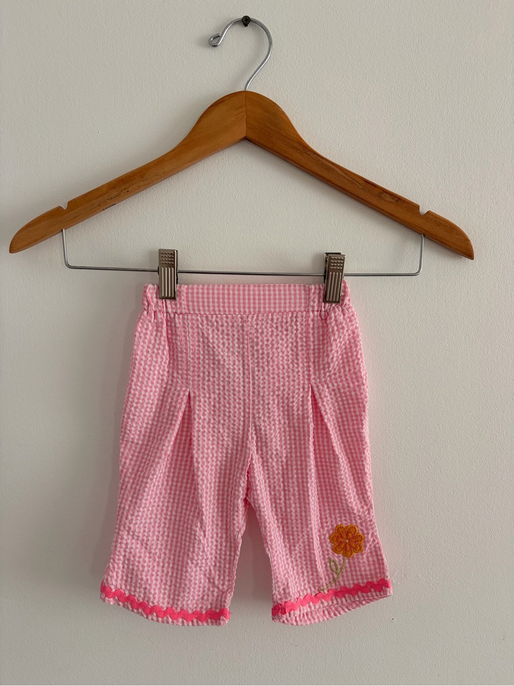 Pink Seersucker Floral Appliqué Girls' Shorts